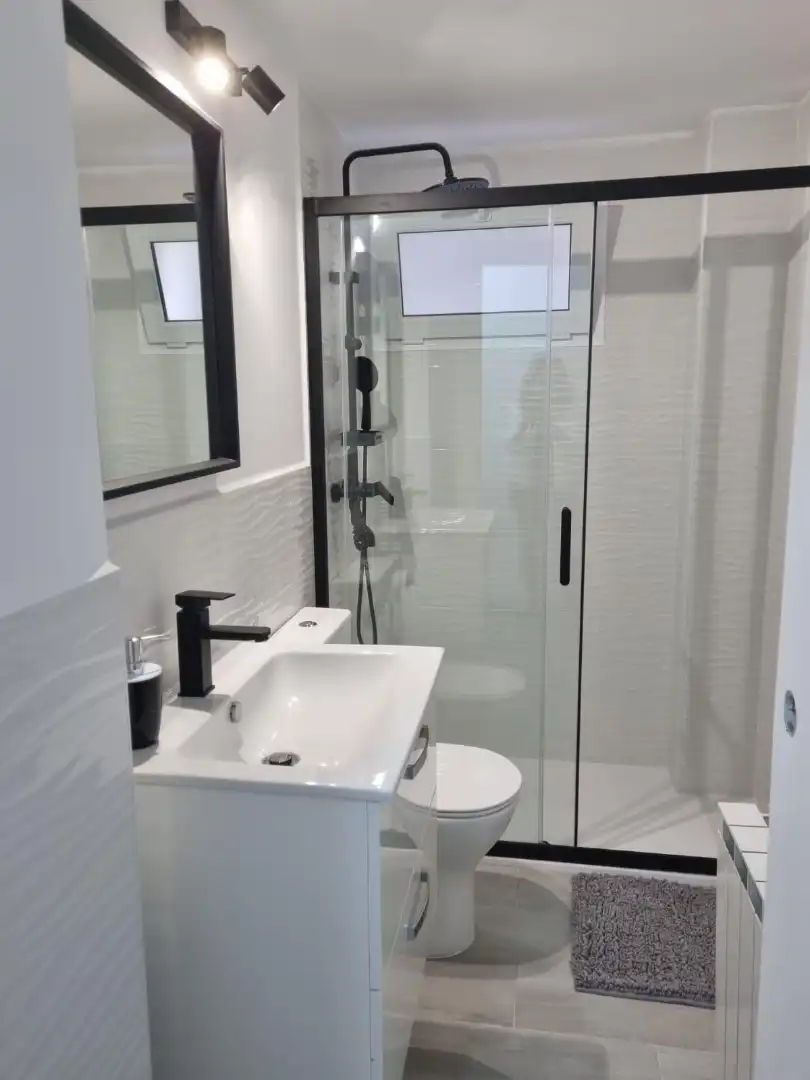 Badezimmer von Wohnung zur untervermieten in Ávila mit Heizung, Parkett und Terrasse