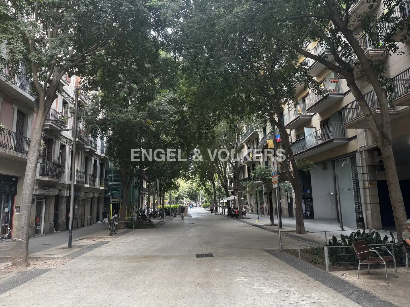 Außenansicht von Gebäude zum Verkauf in Barcelona