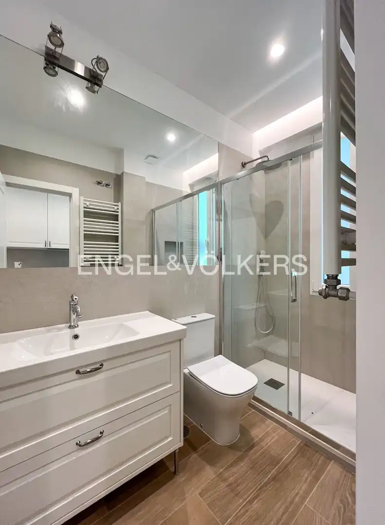 Bathroom of Flat for rent in Arganzuela