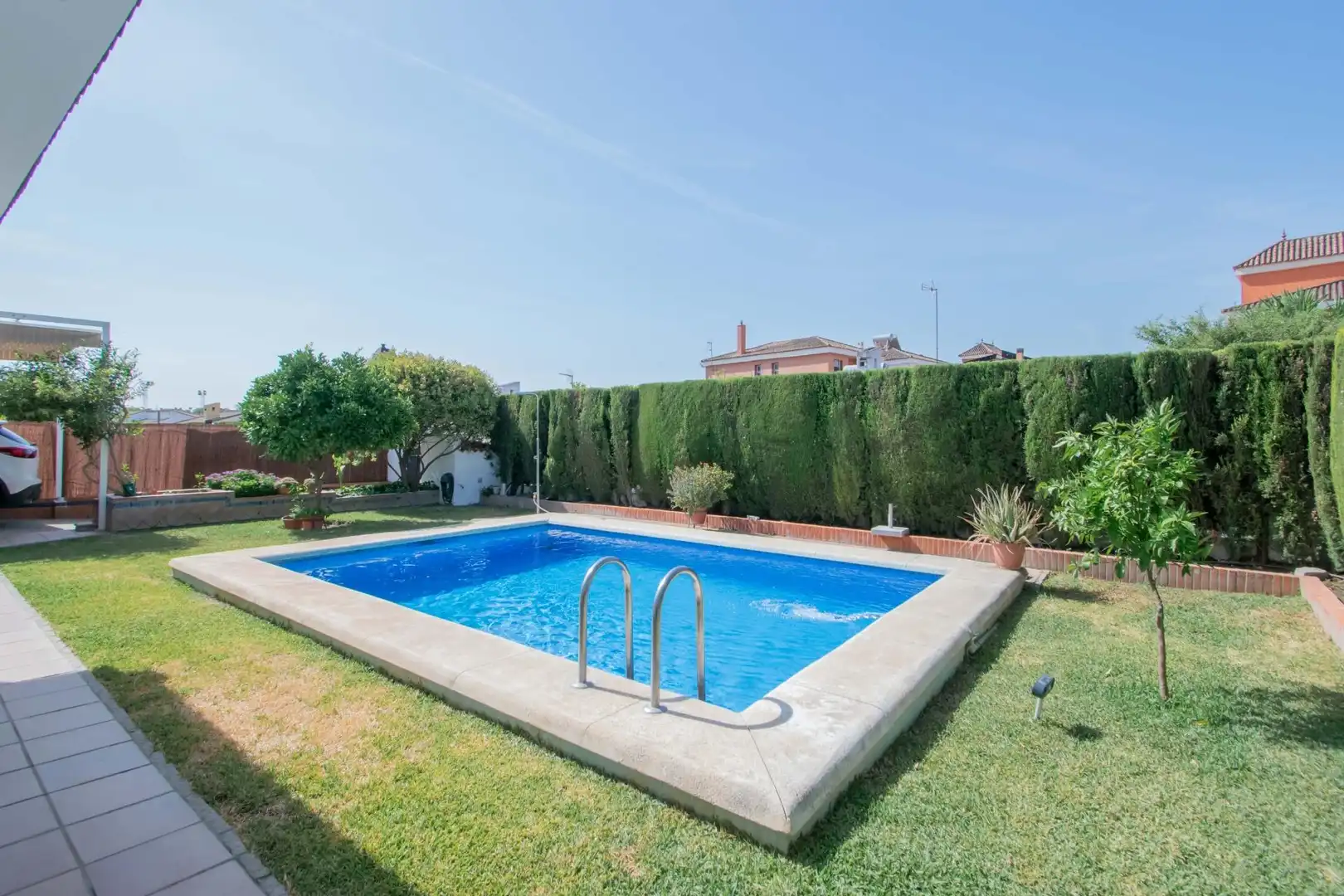 Piscina de Casa o xalet en venda en Gines amb Aire condicionat, Calefacció i Jardí privat
