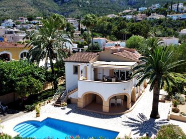 Casa amb piscina en venda a Alzina 27