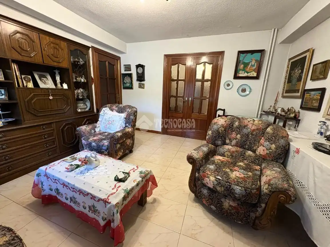 Living room of Flat for sale in Madrid  with Air Conditioner and Heating