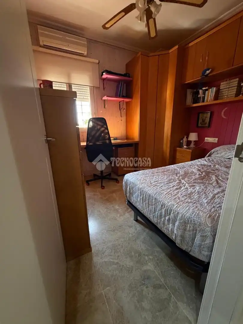 Habitación de Casa o chalet en venta en Montequinto con Aire acondicionado, Jardín privado y Terraza