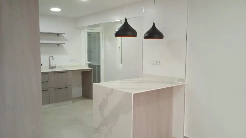 Cocina de Piso en venta en Tarragona con Aire acondicionado, Horno y Microondas
