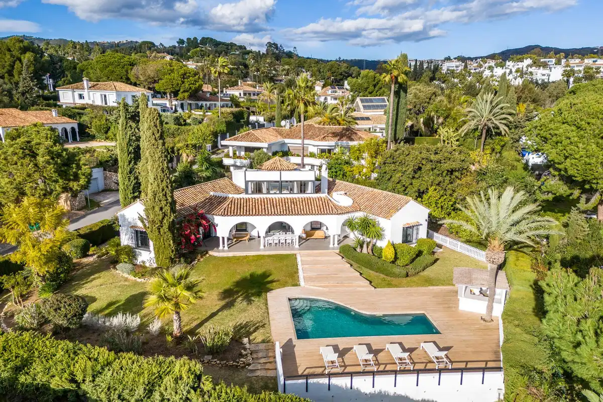 Vista exterior de Casa o chalet en venta en Marbella con Piscina