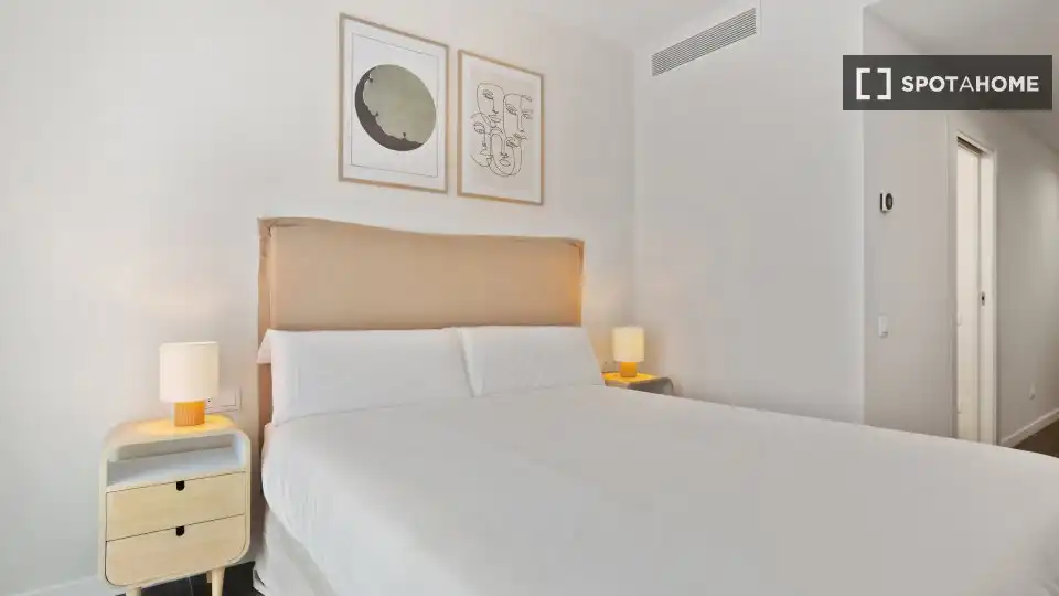 Bedroom of Flat for rent in Barcelona  with Air Conditioner, Heating and Furnished