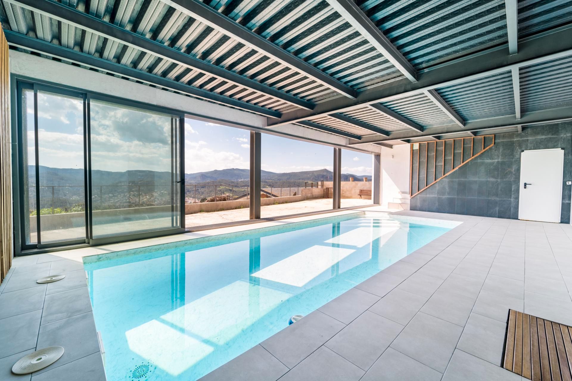 Piscina de Casa o xalet en venda en Torrelles de Llobregat amb Aire condicionat, Calefacció i Parquet