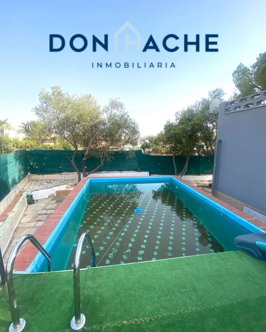 Piscina de Casa o xalet en venda en Mérida amb Aire condicionat, Traster i Piscina