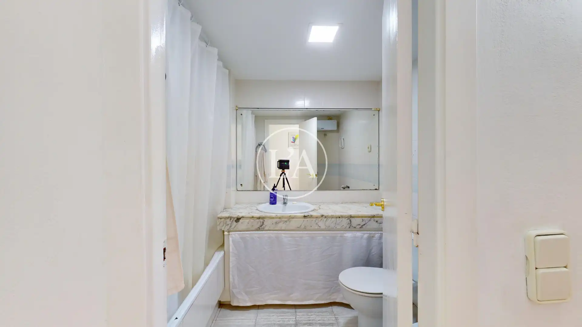 Badezimmer von Wohnung zum Verkauf in Cambrils mit Klimaanlage, Heizung und Terrasse