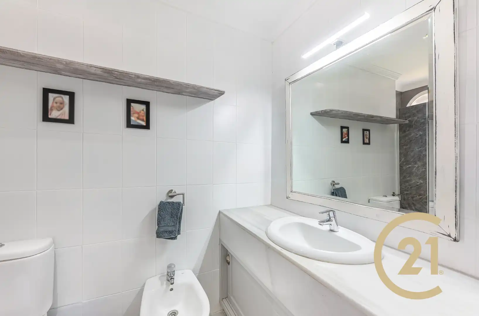 Baño de Casa adosada en venta en Marbella con Aire acondicionado, Terraza y Piscina comunitaria