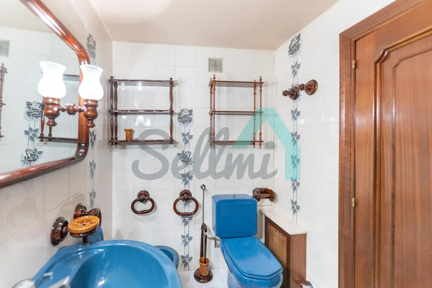 Bathroom of Flat for sale in Oviedo   with Heating, Parquet flooring and Terrace
