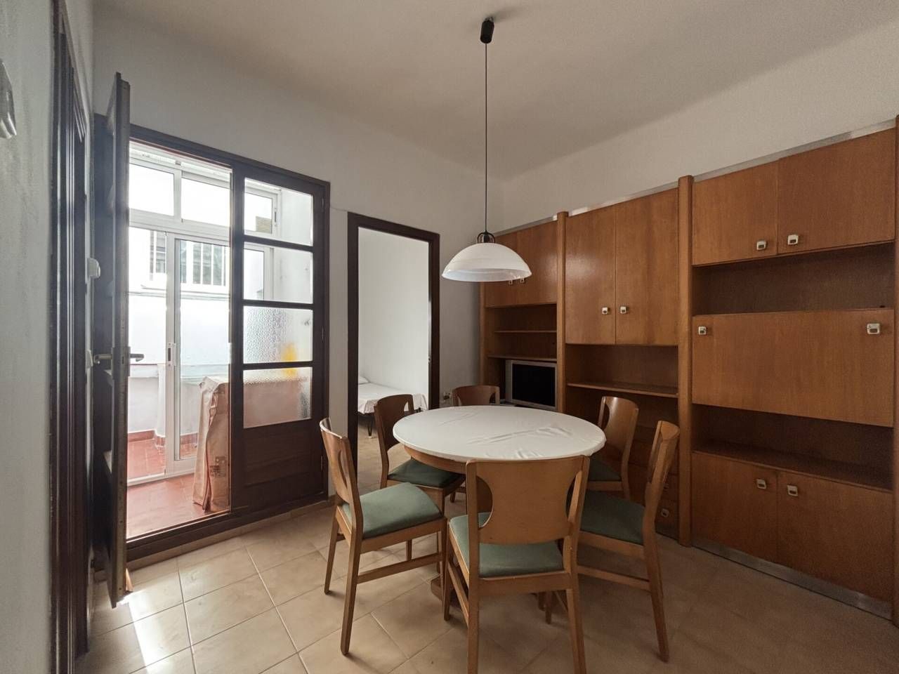 Menjador de Pis de lloguer en  Barcelona Capital amb Calefacció, Traster i Moblat