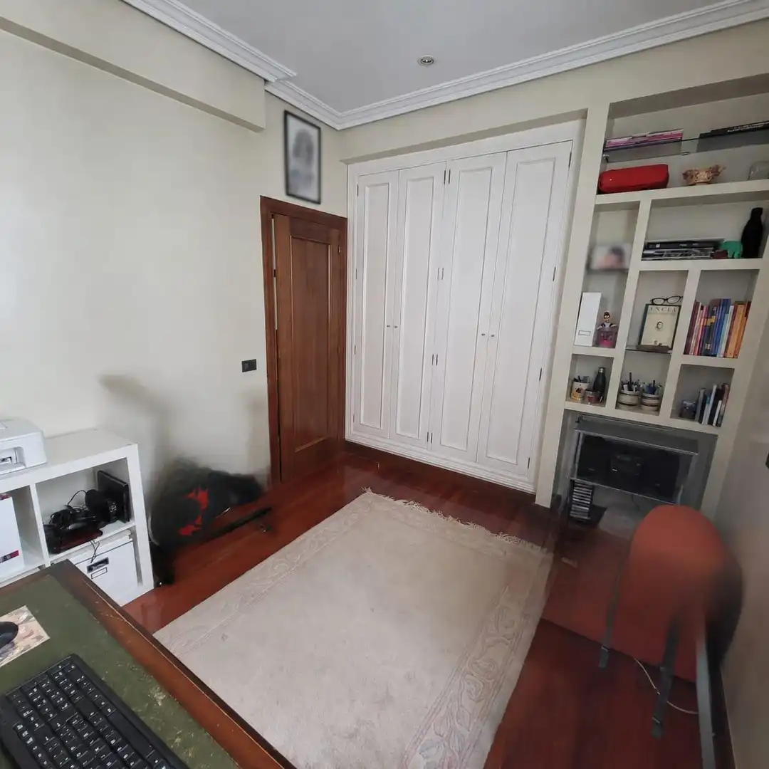 Habitación de Piso en venta en Bilbao  con Calefacción y Trastero