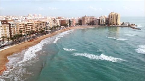 Foto 3 de Casa adosada en venta en Calle las Tortolas, Zona Carrefour - Urbanizaciones, Torrevieja