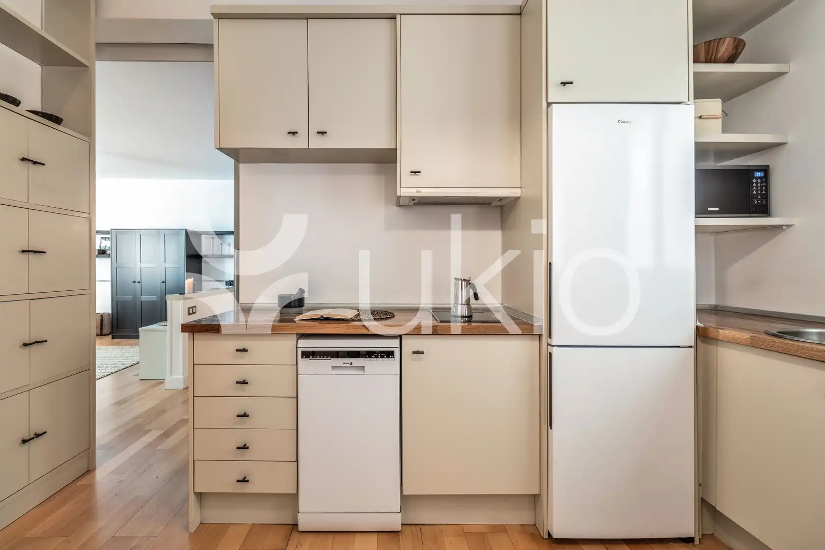 Kitchen of Apartments for rent in Madrid  with Heating, Oven and Washing machine