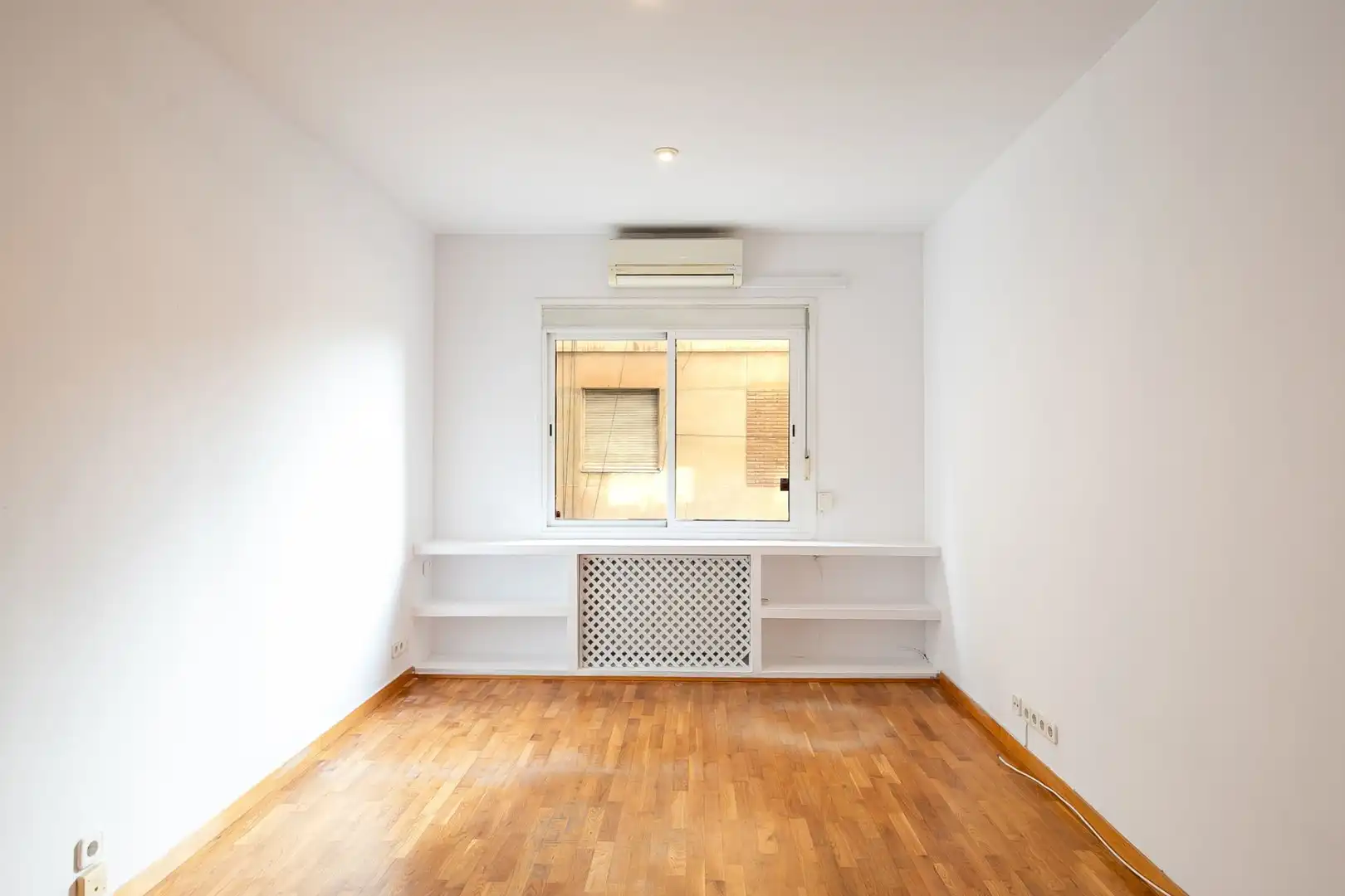 Habitación de Piso en venta en Barcelona con Aire acondicionado y Calefacción