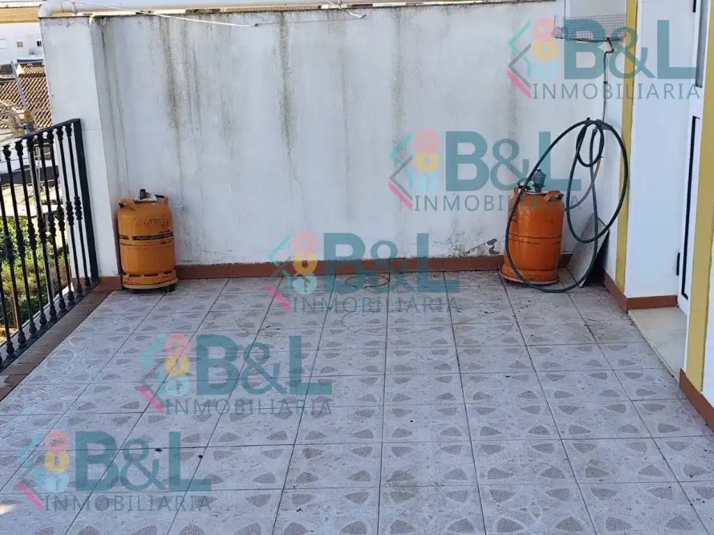 Terrassa de Pis en venda en Rosal de la Frontera amb Terrassa