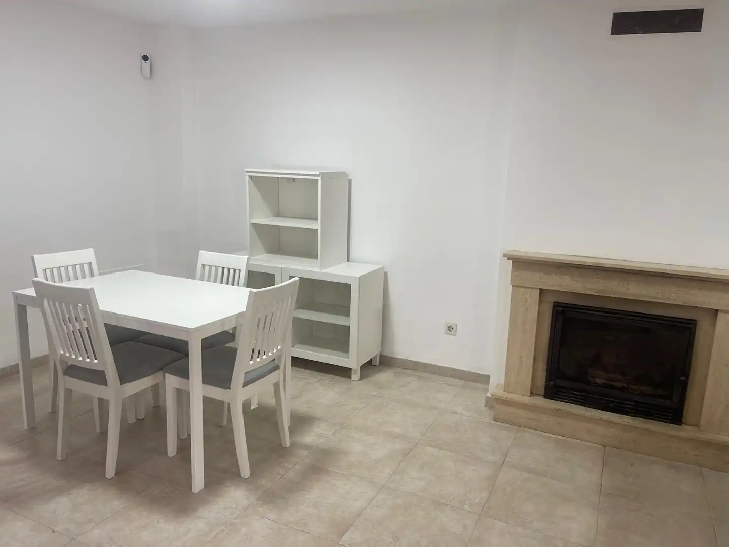 Comedor de Casa adosada de alquiler en Benicasim / Benicàssim con Aire acondicionado, Calefacción y Jardín privado
