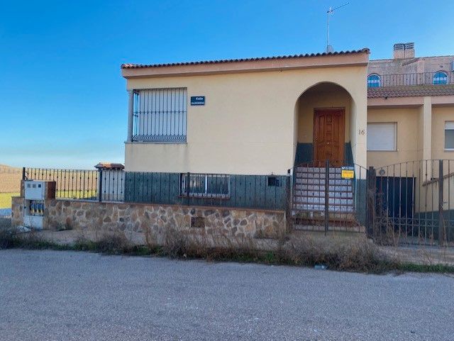 Vista exterior de Casa o xalet en venda en Villaminaya amb Jardí privat, Terrassa i Traster