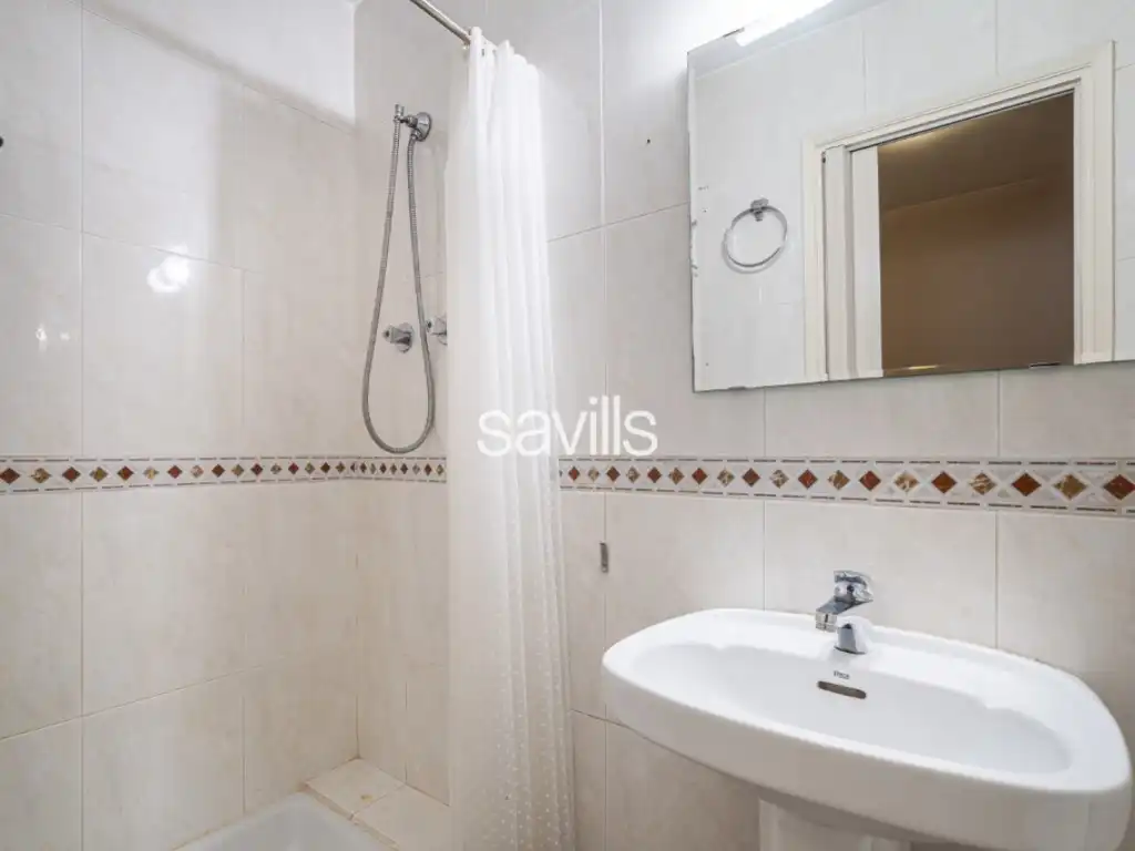 Baño de Apartamento en venta en Barcelona con Aire acondicionado, Horno y Balcón