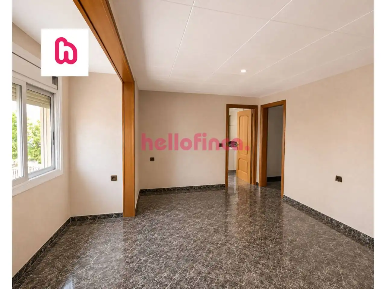 Habitación de Piso en venta en Terrassa con Trastero y Alarma