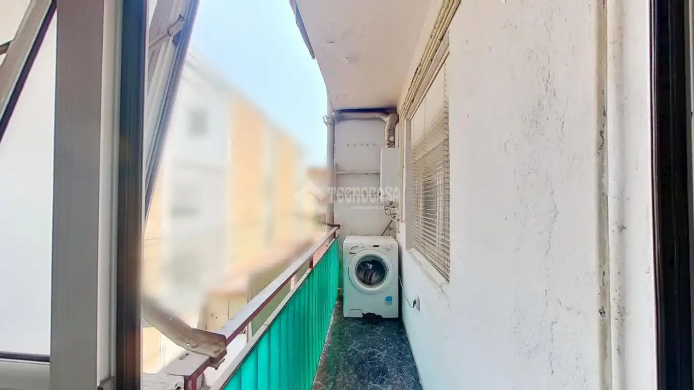 Terrassa de Pis en venda en Barberà del Vallès amb Aire condicionat, Parquet i Moblat
