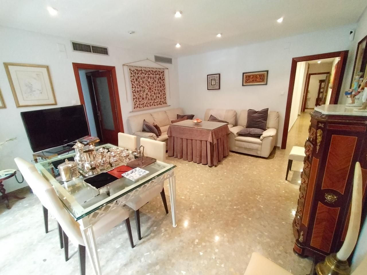 Sala d'estar de Pis en venda en  Córdoba Capital amb Aire condicionat, Calefacció i Traster