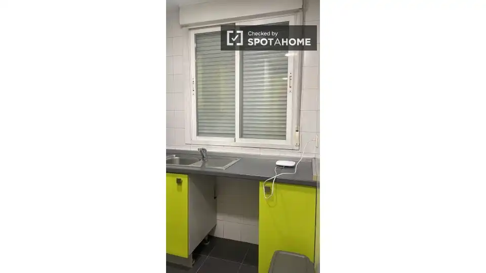 Kitchen of Flat for rent in Madrid  with Air Conditioner, Heating and Furnished
