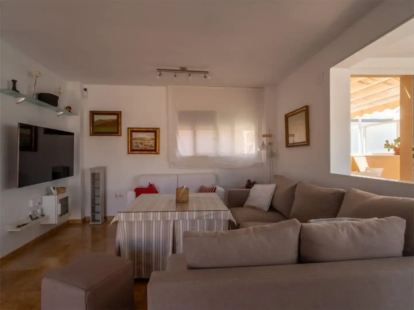 Wohnzimmer von Dachboden zur Miete in Rincón de la Victoria mit Klimaanlage, Abstellraum und Möbliert