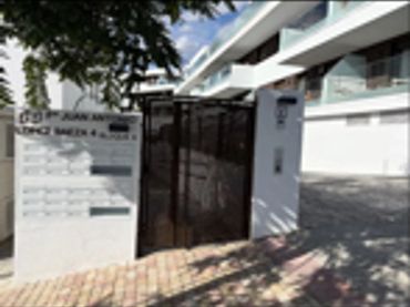Àtic amb piscina de lloguer a Calle del Dique 13
