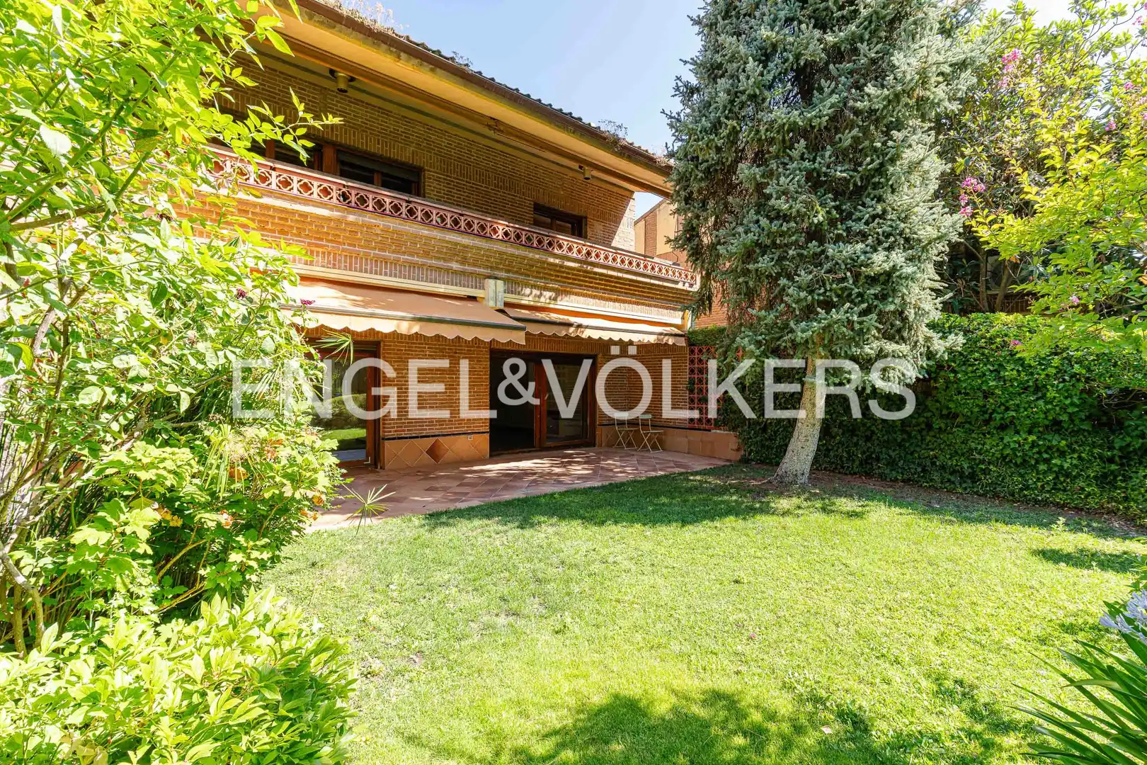 Jardí de Casa adosada de lloguer en Boadilla del Monte amb Calefacció, Jardí privat i Parquet