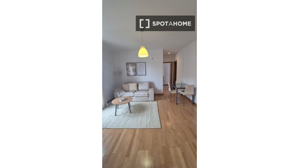 Exterior view of Flat to rent in  Madrid Capital  with Air Conditioner, Heating and Furnished