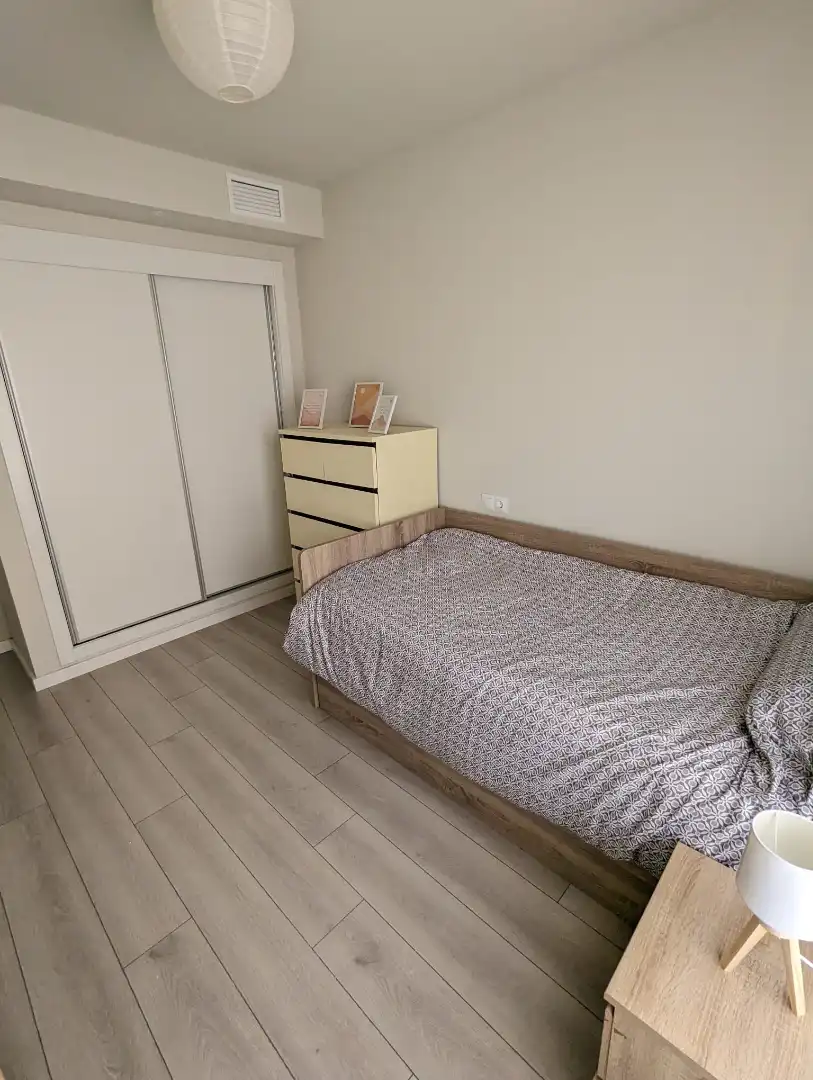 Dormitori de Pis de lloguer en Alicante / Alacant amb Aire condicionat, Calefacció i Parquet