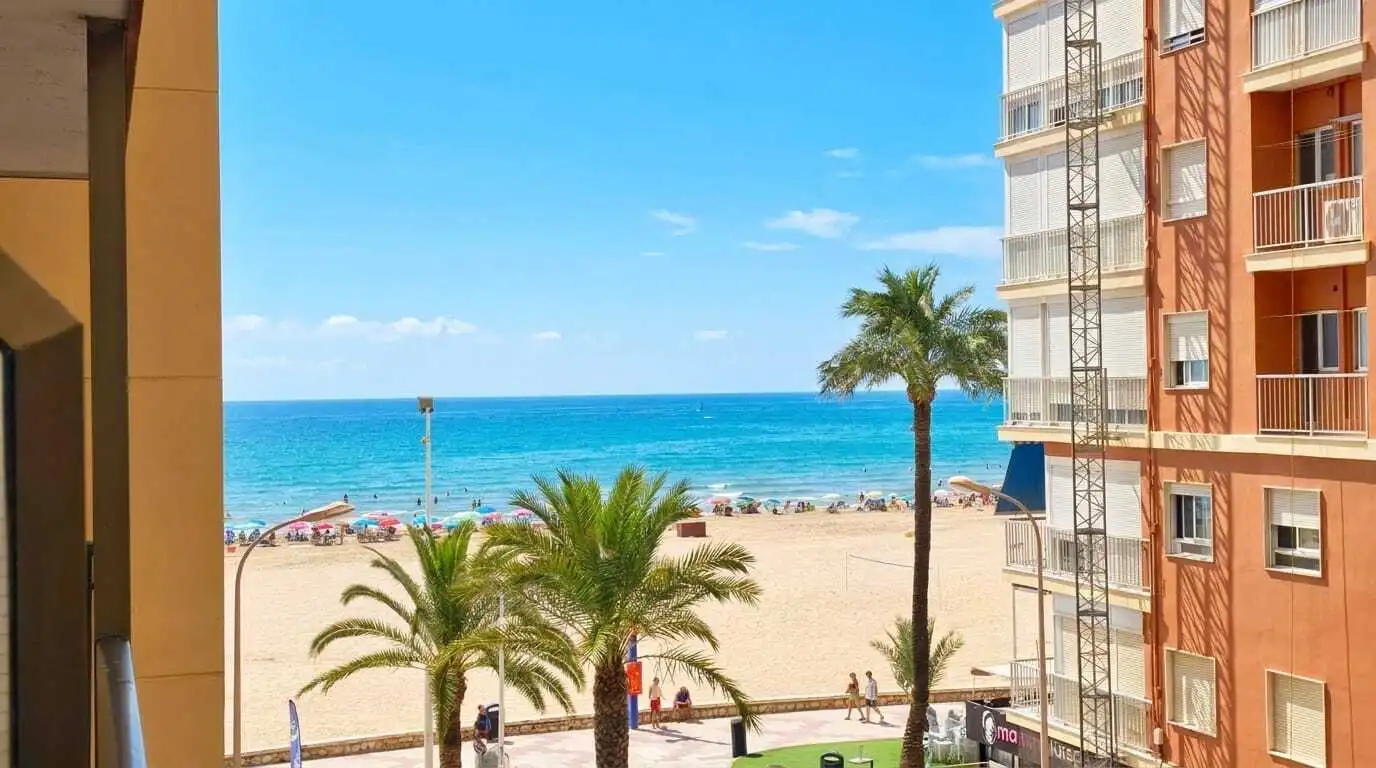 Vista exterior de Piso en venta en Cullera con Terraza y Balcón