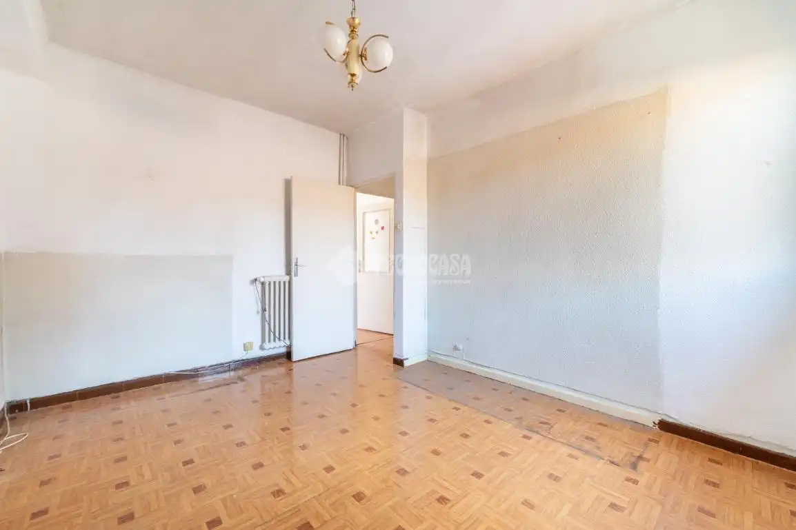 Habitación de Piso en venta en Madrid con Calefacción y Balcón