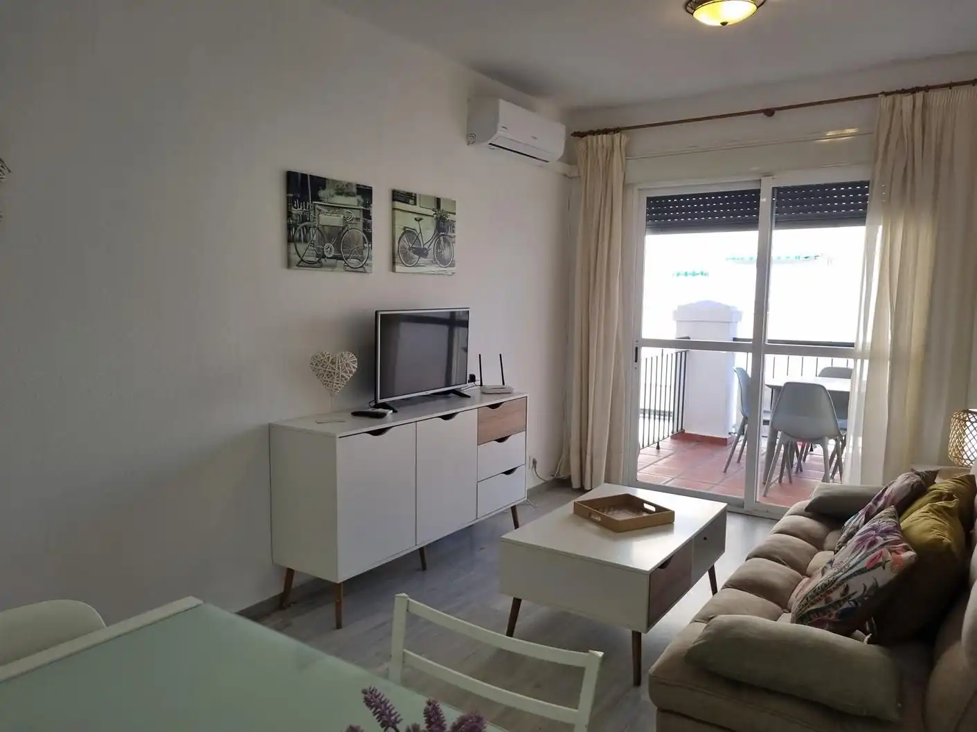 Wohnzimmer von Wohnungen zur Miete in Torrox mit Klimaanlage, Heizung und Terrasse