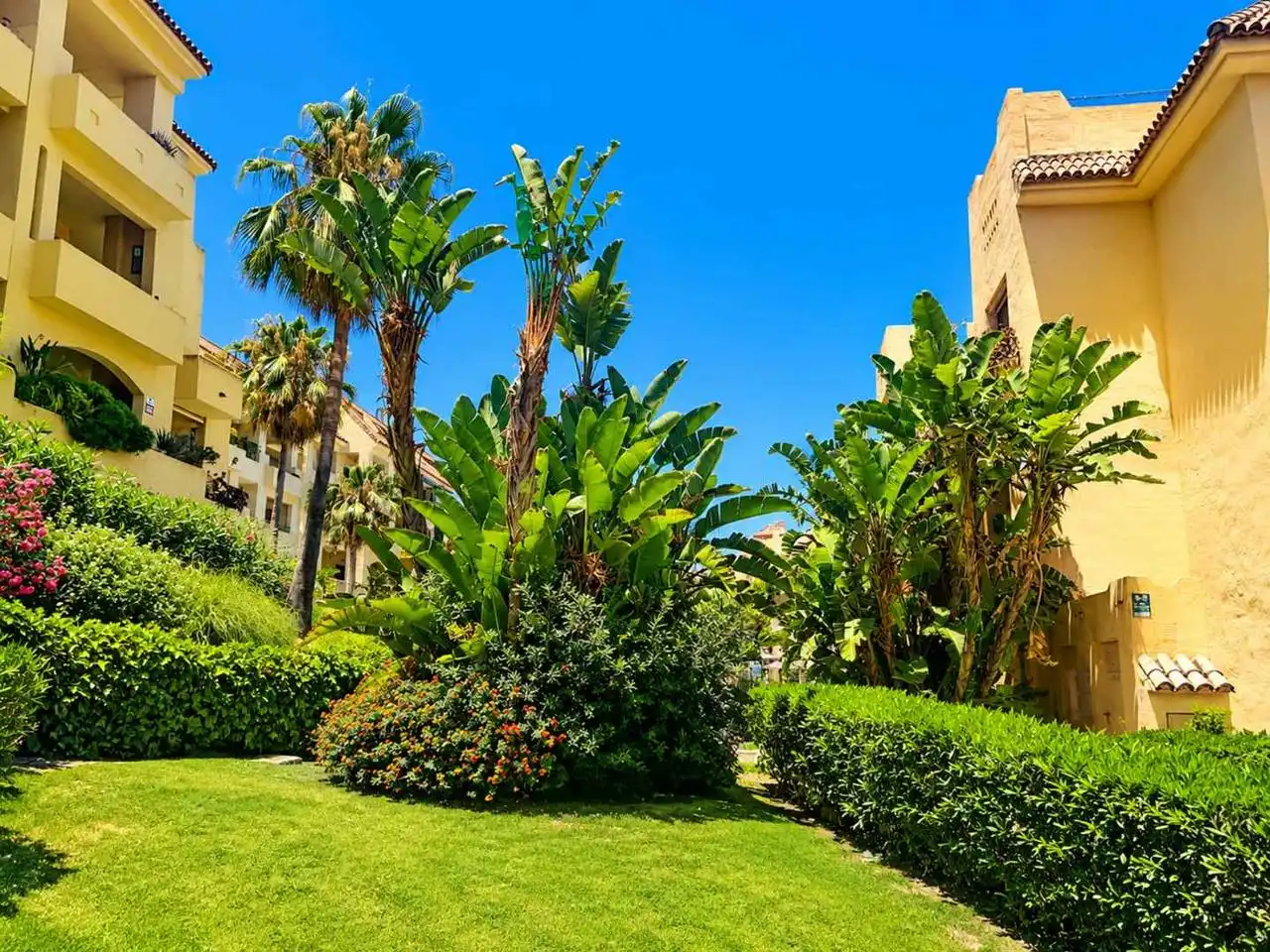Vista exterior de Apartamento en venta en Manilva con Aire acondicionado, Calefacción y Terraza