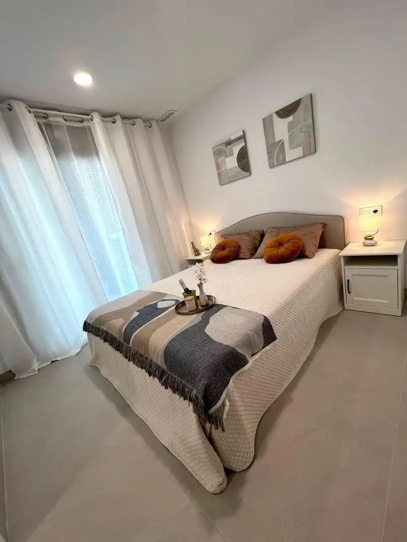Habitación de Apartamento en venta en Torrevieja con Calefacción, Terraza y Amueblado