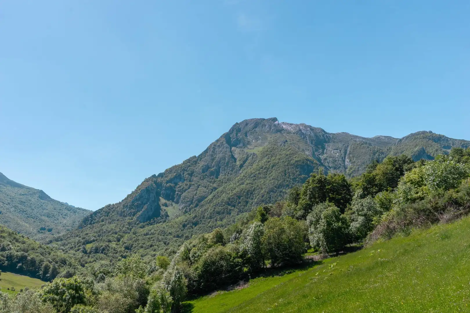 Vista exterior de Casa o chalet en venta en Quirós