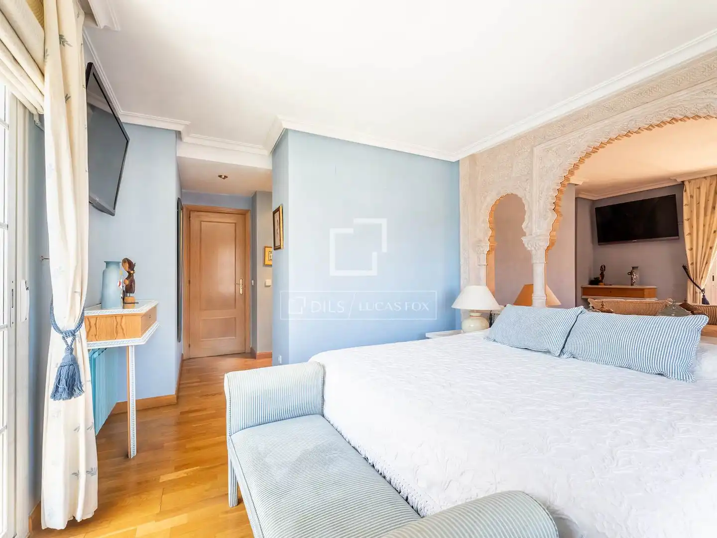 Bedroom of Attic for sale in Majadahonda  with Terrace, Storage room and Swimming Pool