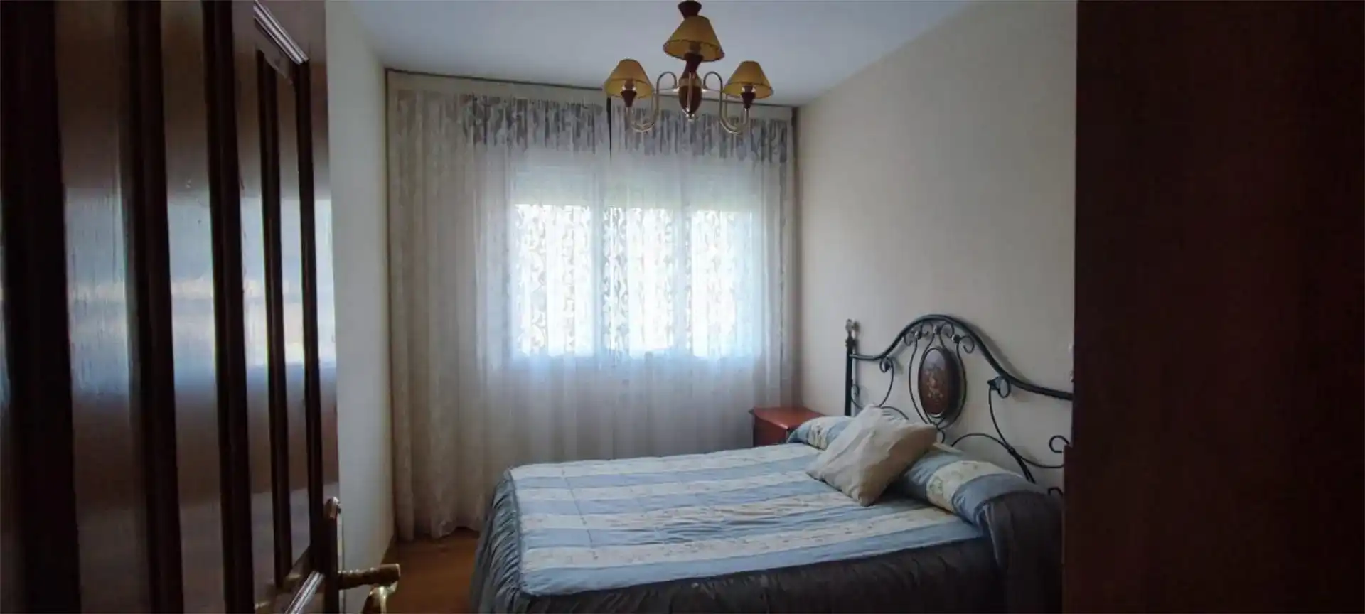 Habitación de Casa o chalet en venta en Puente de Domingo Flórez con Jardín privado, Parquet y Piscina