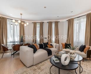 Living room of Apartment for sale in  Madrid Capital  with Air Conditioner, Heating and Private garden