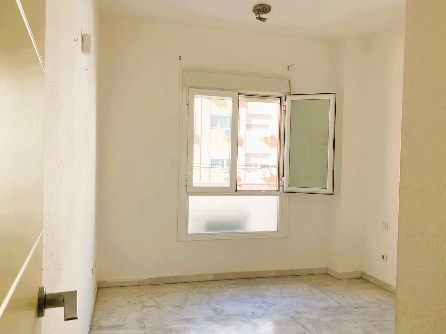 Bedroom of Flat for sale in Sevilla  with Terrace