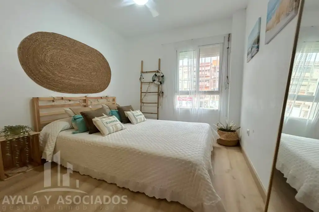 Dormitori de Pis en venda en Cartagena amb Parquet, Traster i Moblat