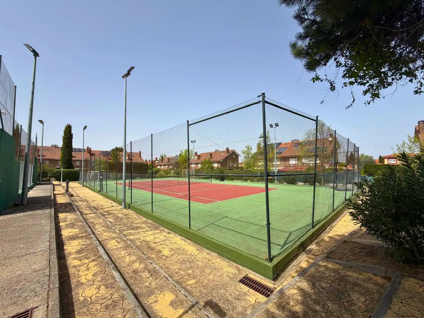 Parking de Casa o chalet en venta en Rivas-Vaciamadrid con Aire acondicionado, Calefacción y Jardín privado