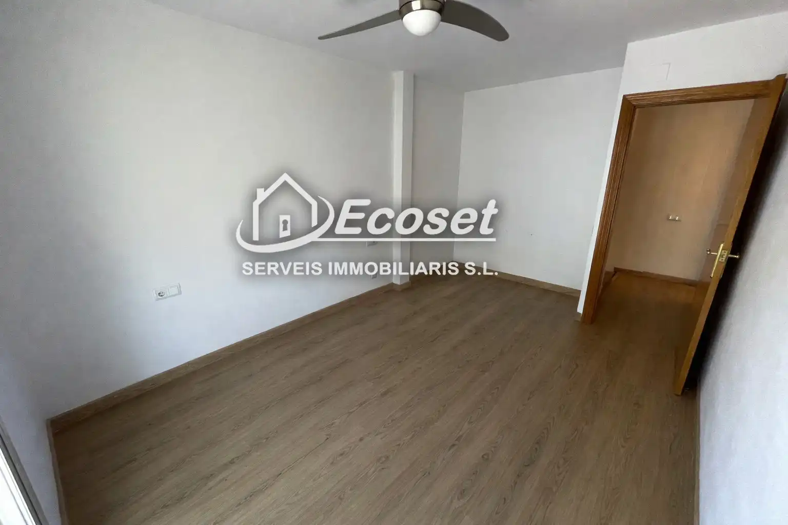 Duplexes for sale in Vallirana  with Air Conditioner, Heating and Oven