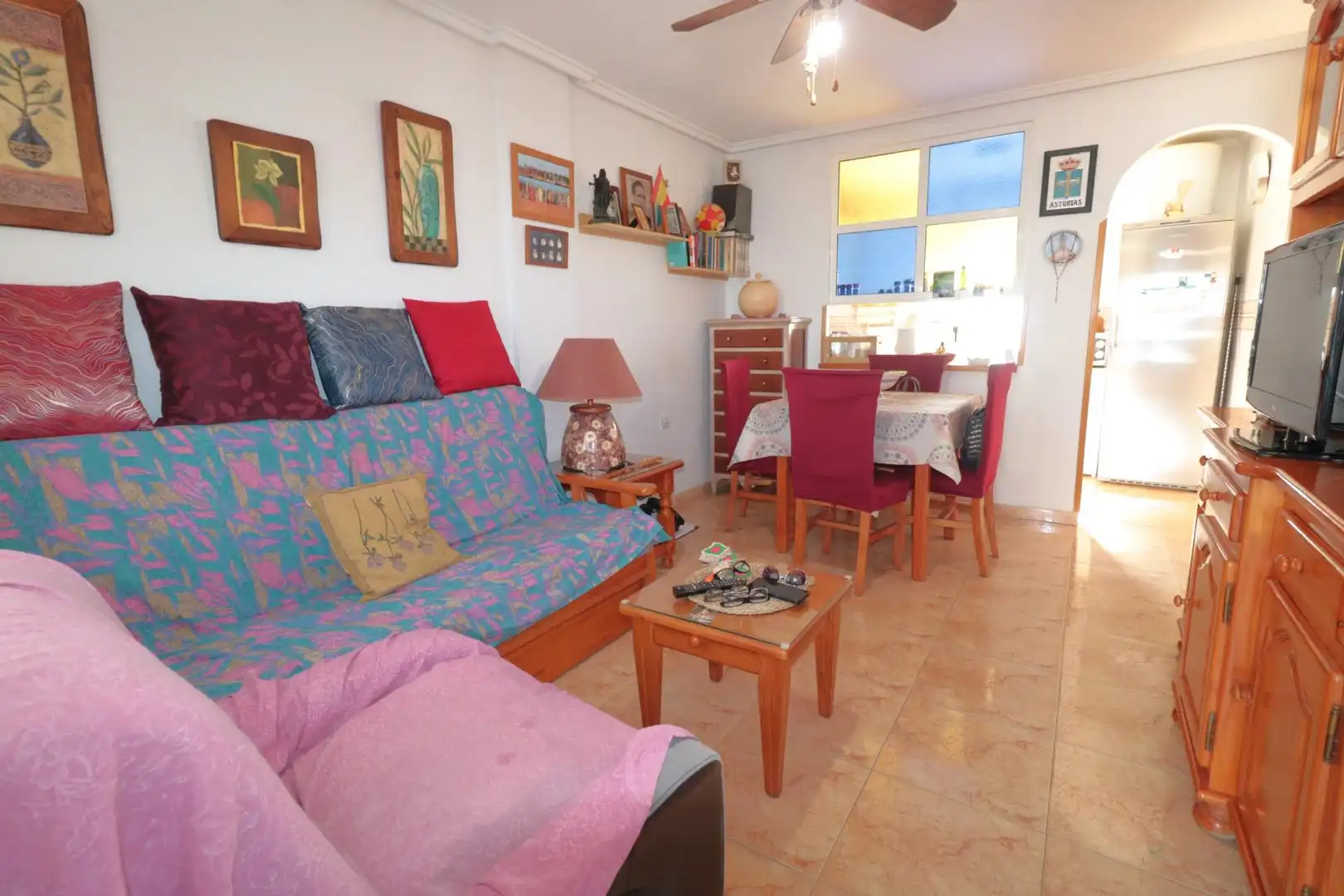 Sala d'estar de Casa o xalet en venda en Torrevieja amb Aire condicionat, Jardí privat i Terrassa