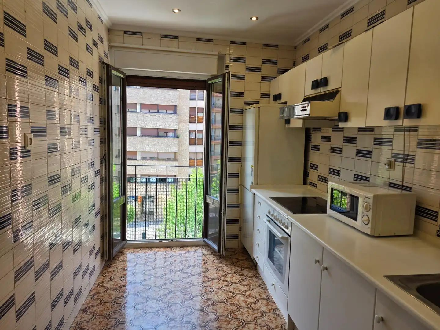 Küche von Wohnung zum Verkauf in  Pamplona / Iruña mit Heizung