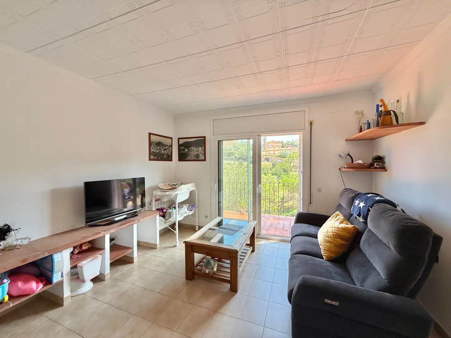 Casa con terraza en venta en Carrer de Guillem de Bonadona 14, imagen 9