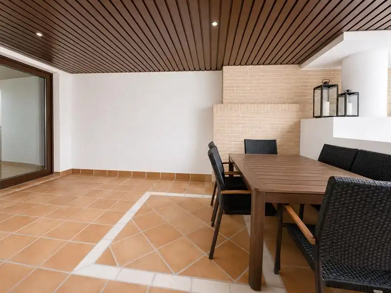 Terrassa de Pis de lloguer en Estepona amb Jardí privat, Terrassa i Moblat